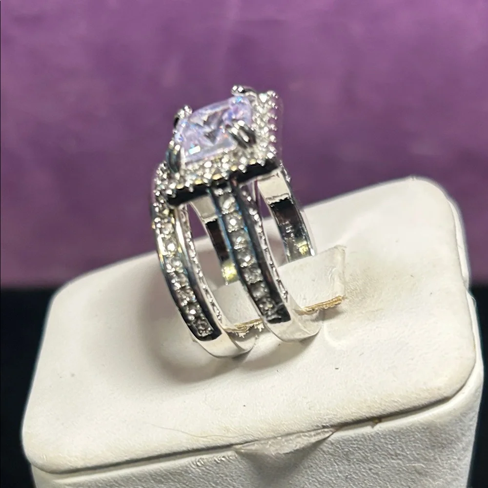 🛑UNAVAILABLE🛑 Elegant Silver Women's Ring Set - Picture 4 of 8